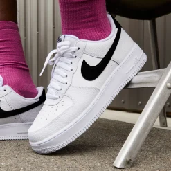 Air Force 1 07 black and white