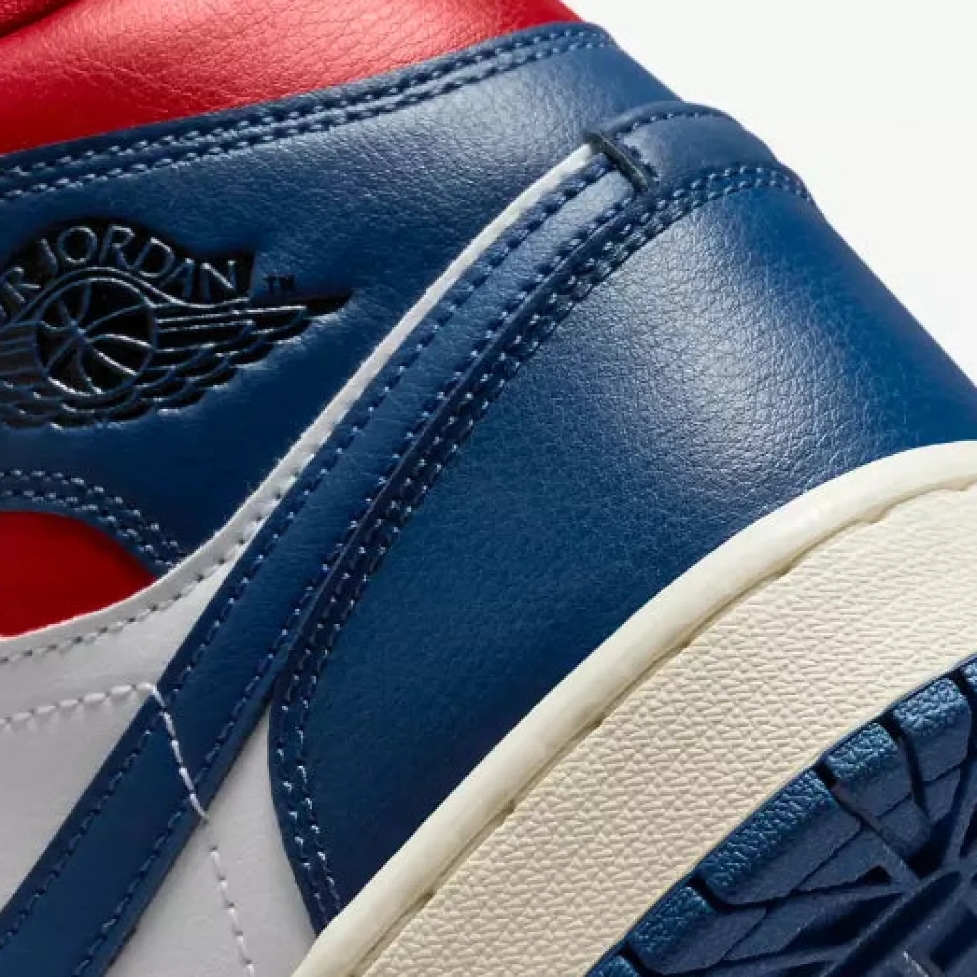 Air Jordan 1 Mid French Blue Gym Red