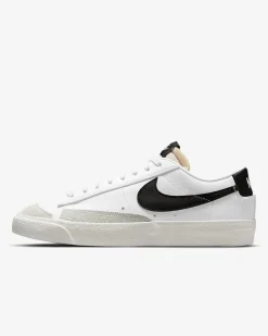 Blazer Low 77