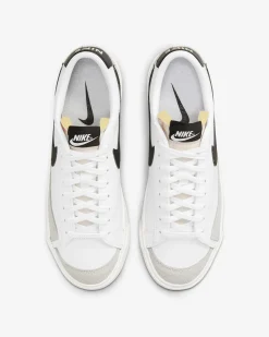 Blazer Low 77