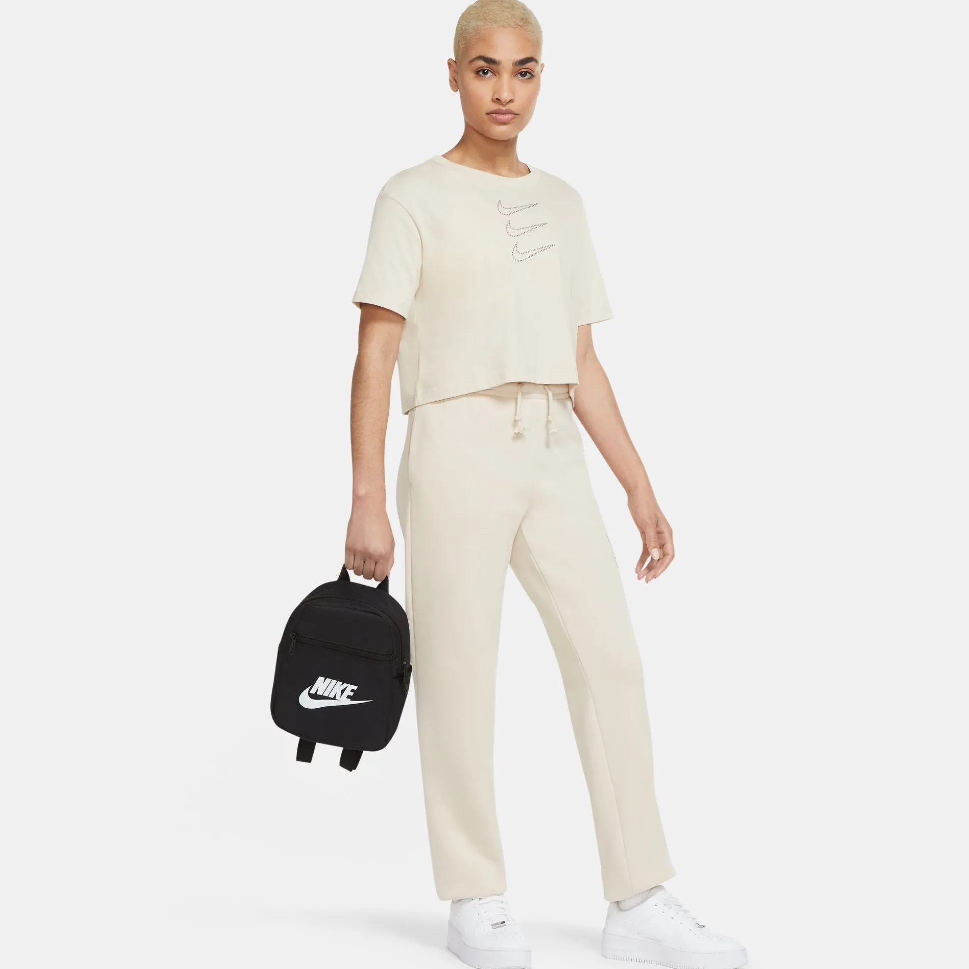 CW9301-010-Women Nike Sportswear Futura 365 Backpack