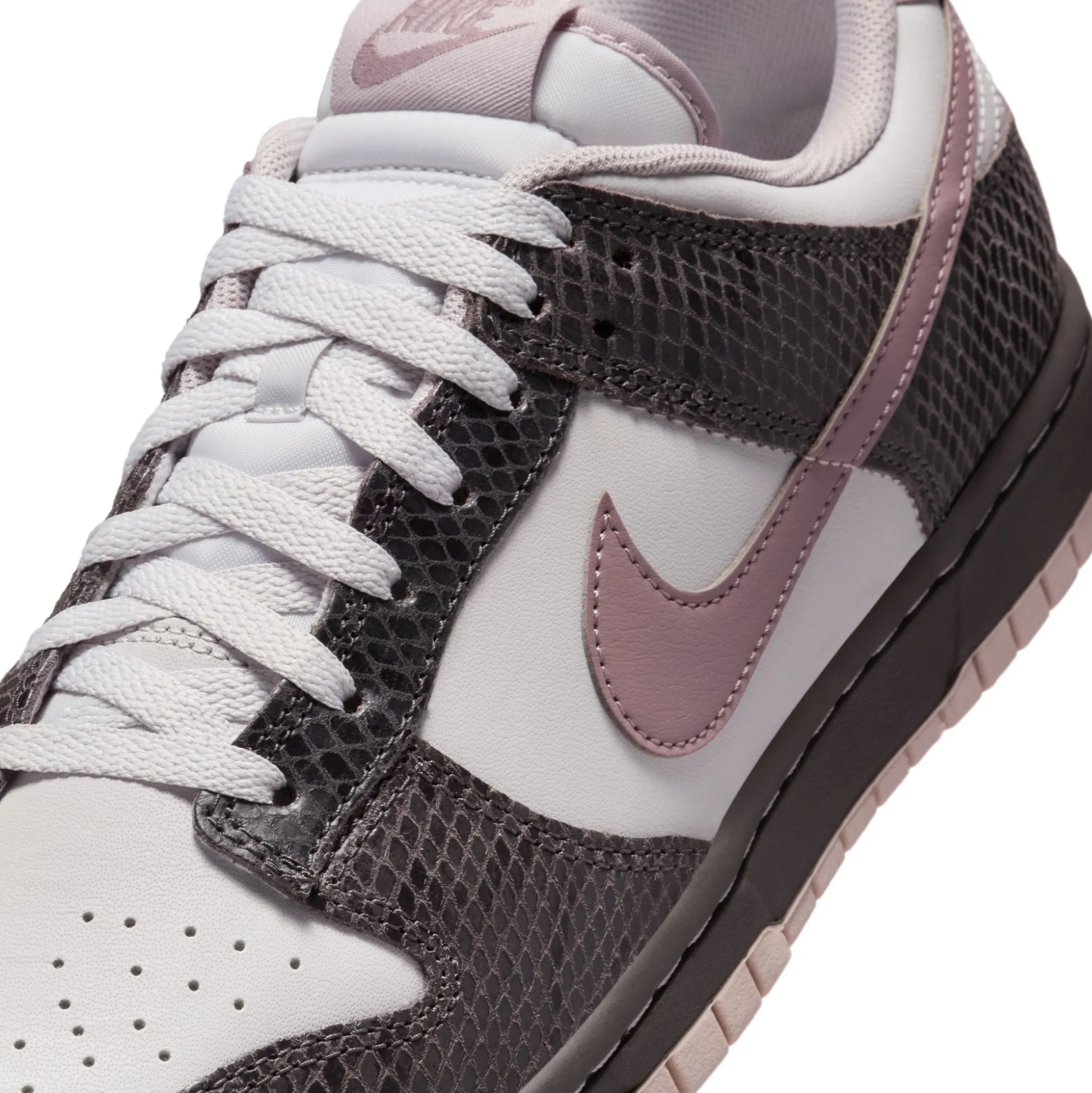 Dunk Low Medium Ash Violet Snakeskin