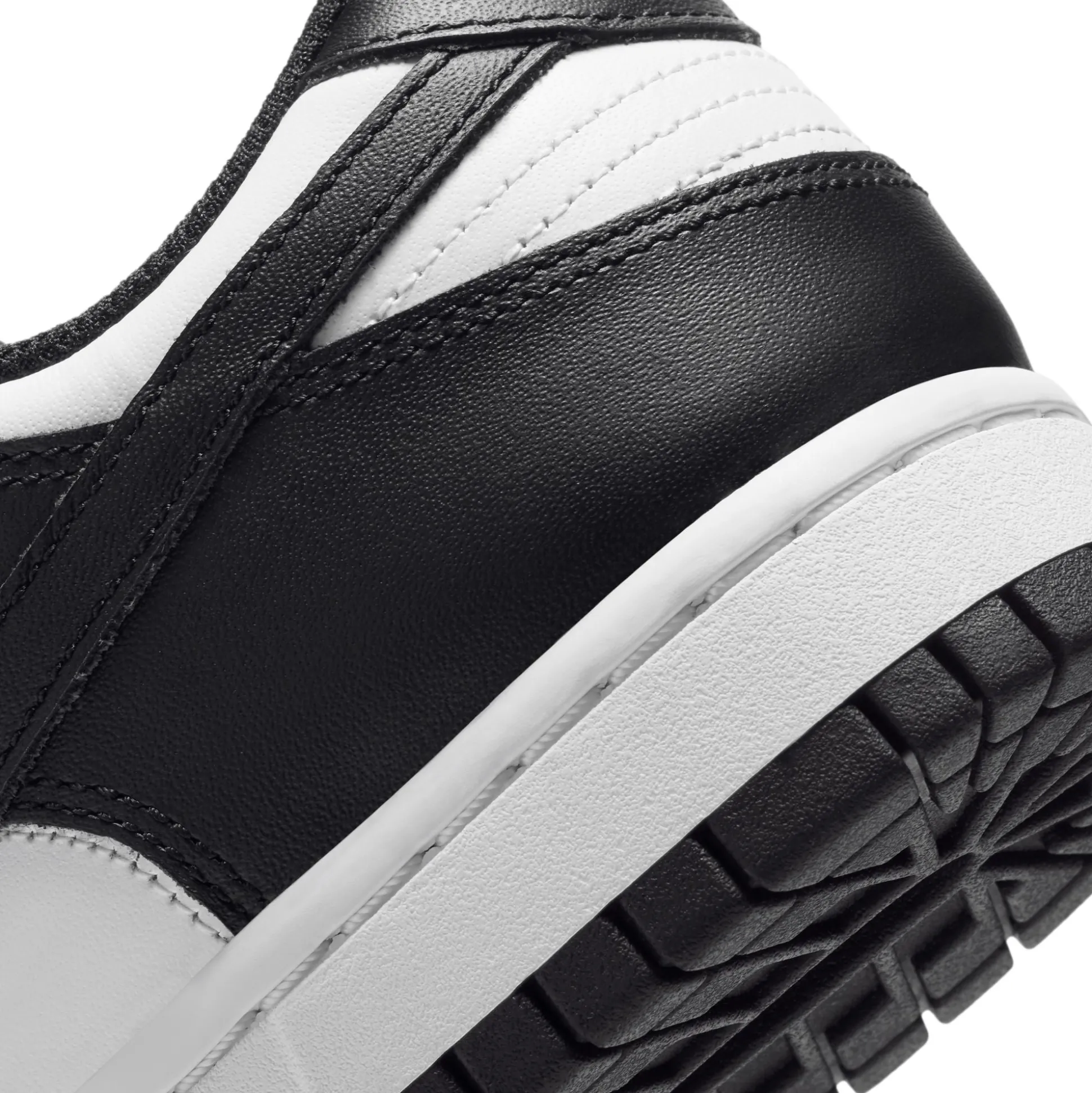 Dunk Low Retro White Black Panda