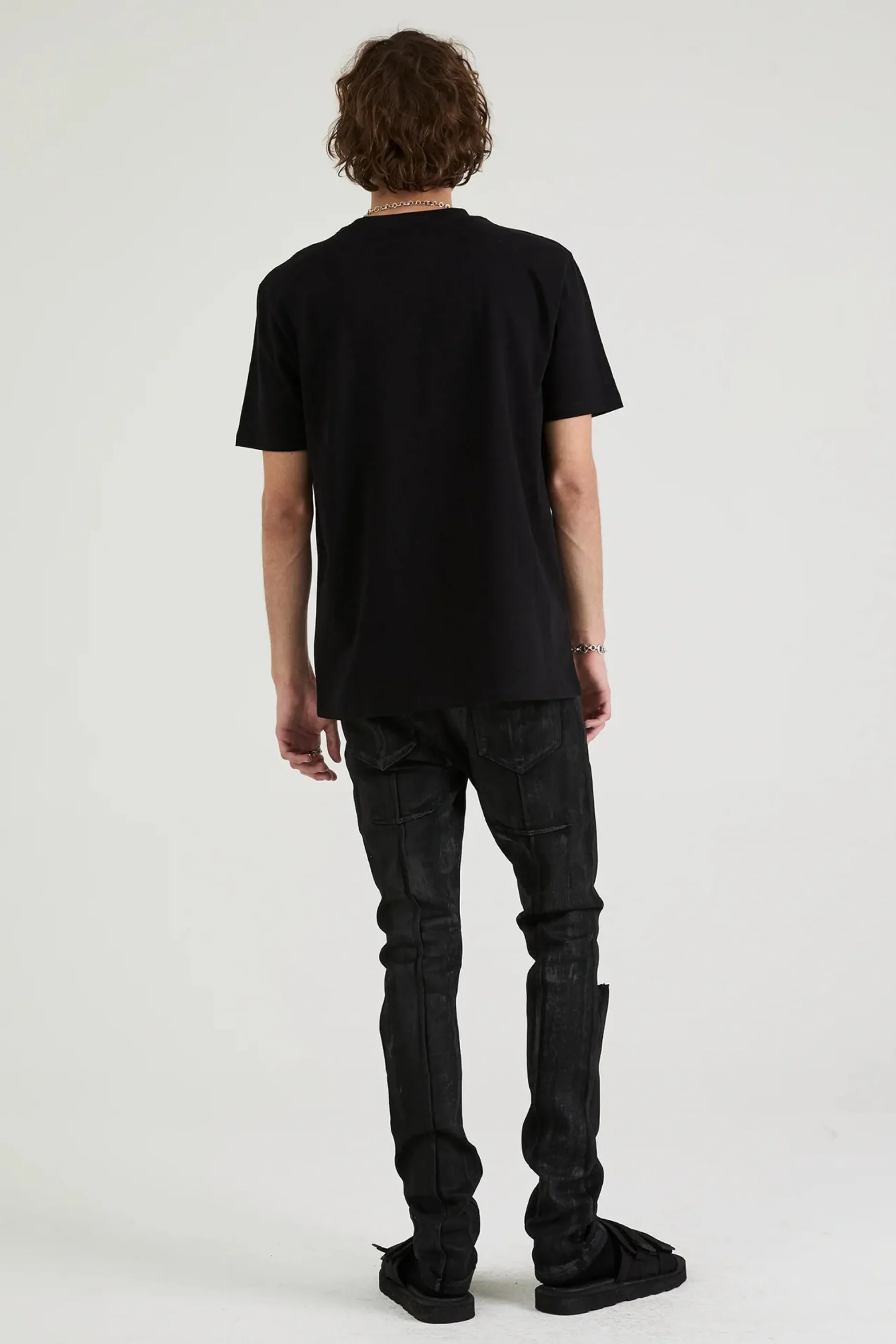 Liam | Black Cracked Logo