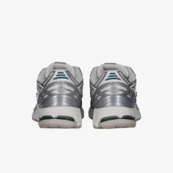1906R 'Silver Metallic Sea Salt'
