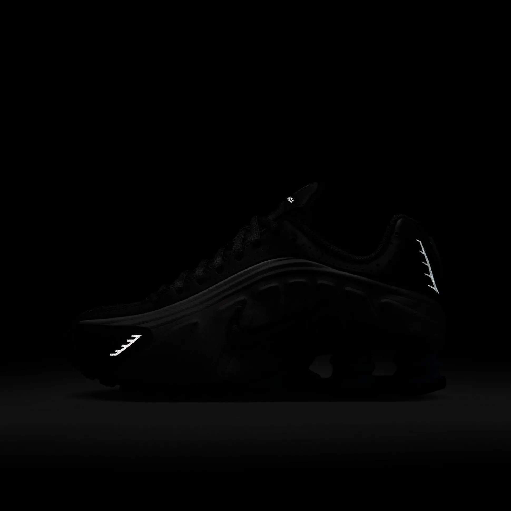 Shox R4 Metallic Silver / Black Psychic GS