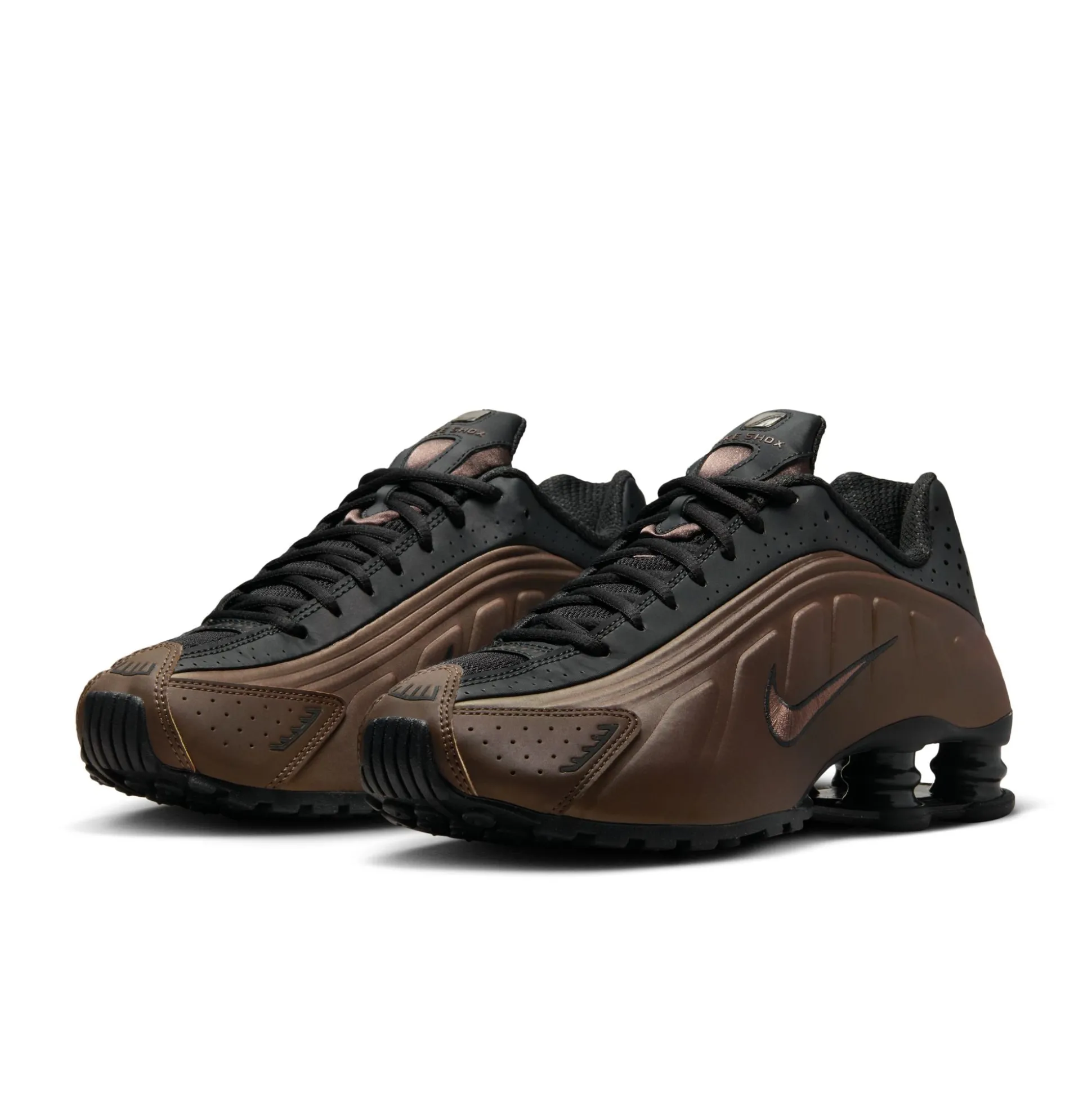 Shox R4 Off Noir & Ironstone