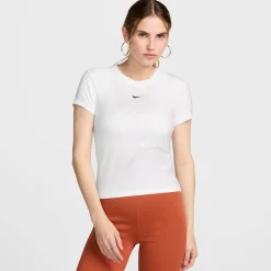 Sportswear Chill Knit Tee