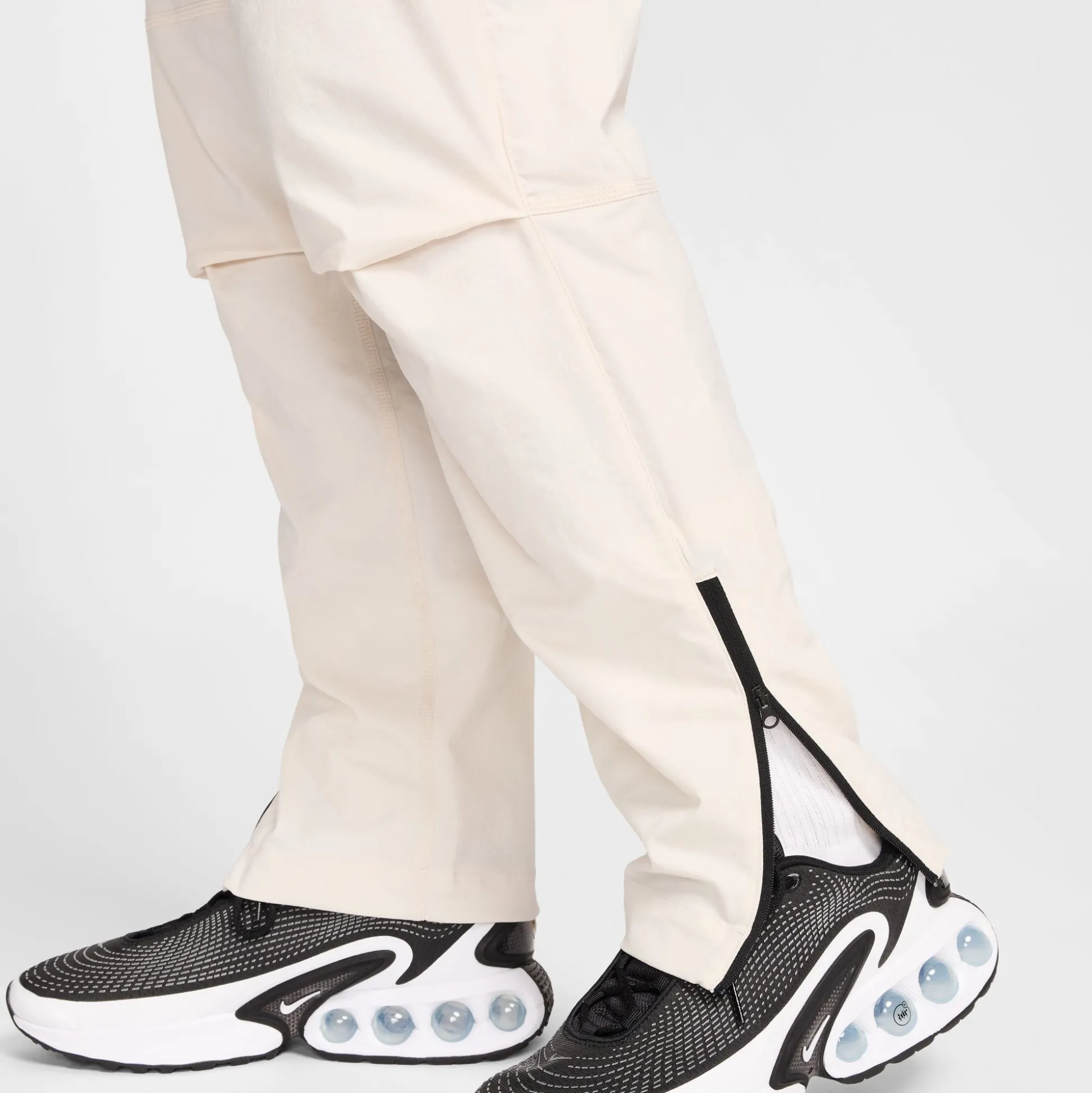 SportswearTech Woven Pants