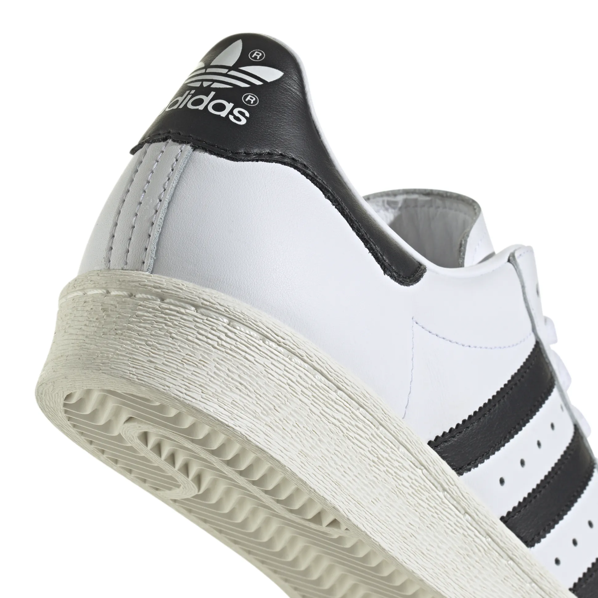Superstar 82 "White & Black