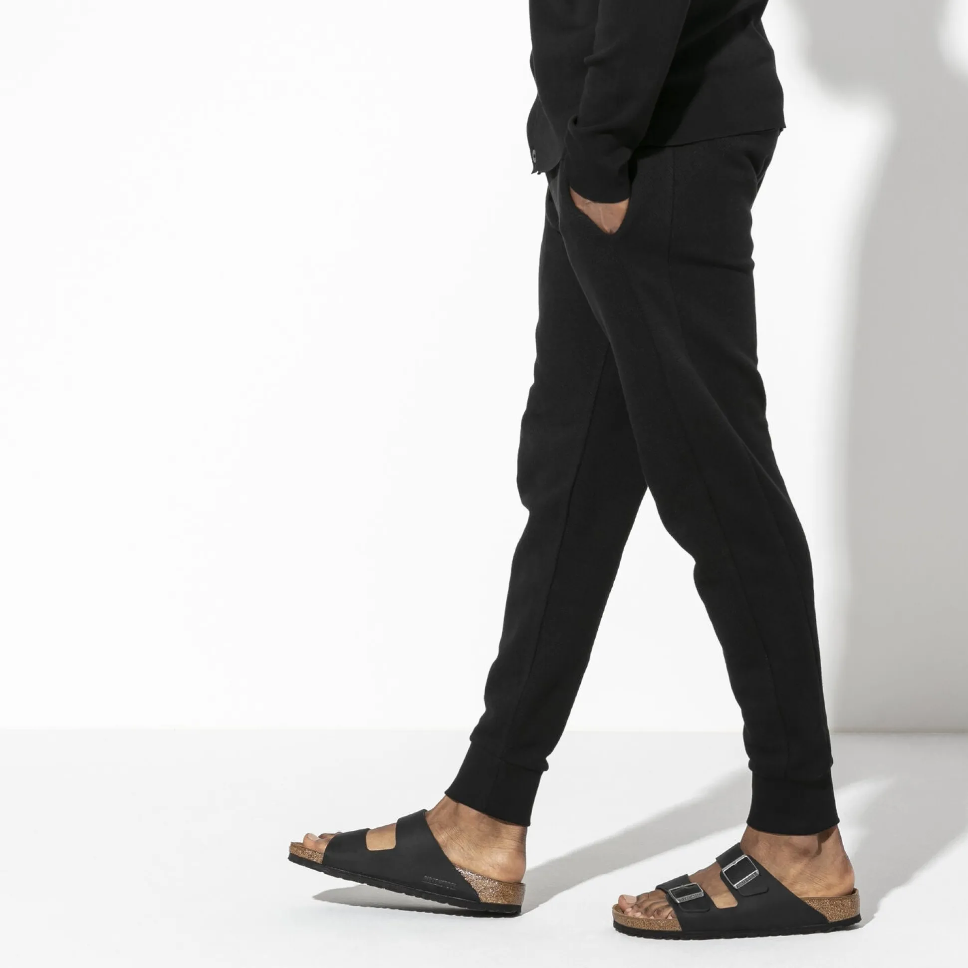 552111-Women Arizona Black Oil Ltr