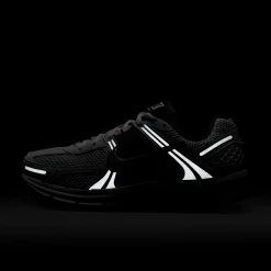 Zoom Vomero 5 Hot Fuchsia